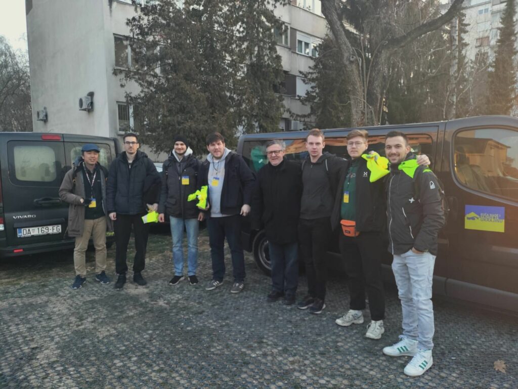 Zagreb team ready to head out in the vans for Ukraine.