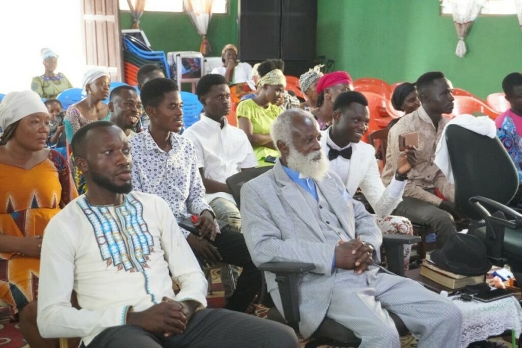 A November conference held in a small town called Aboaso, in the
Ashanti Region of Ghana. We were expecting about 60 people
but exceeded the number to 71! The people were encouraged
in the Lord.