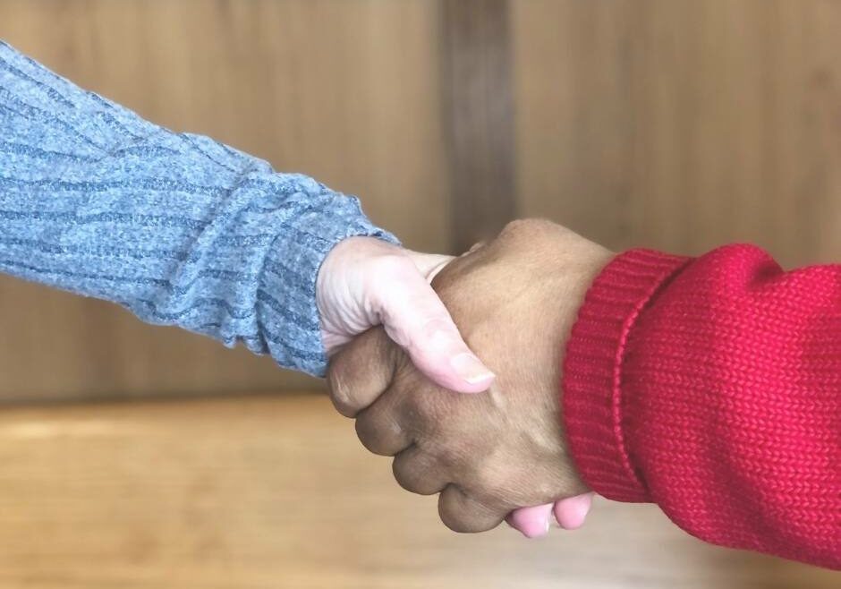 Handshake - angle - transparency Handshake - angle - transparency